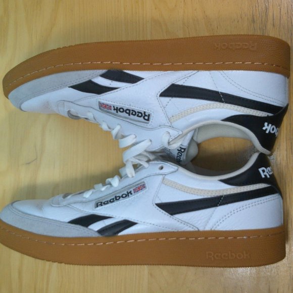 Reebok - Picture 2 of 5